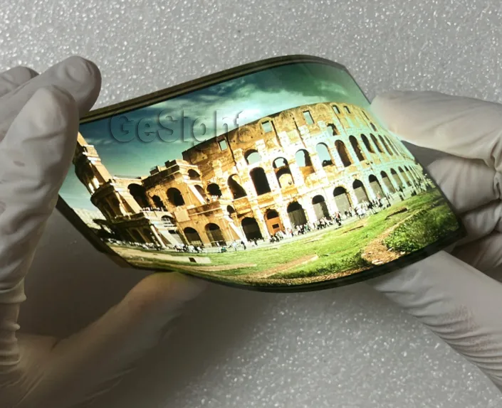 5.99-inch AMOLED flexible display bending demo with vivid image